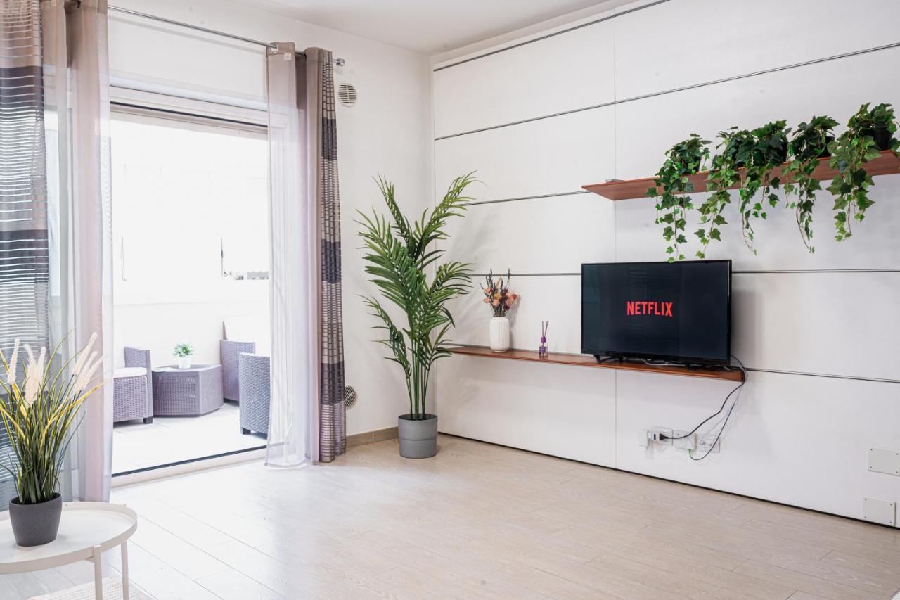 Apulialux - Elegant Apartment Con Netflix バーリ エクステリア 写真