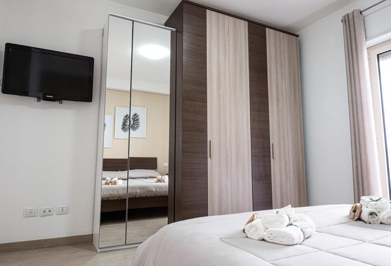 Apulialux - Elegant Apartment Con Netflix バーリ エクステリア 写真