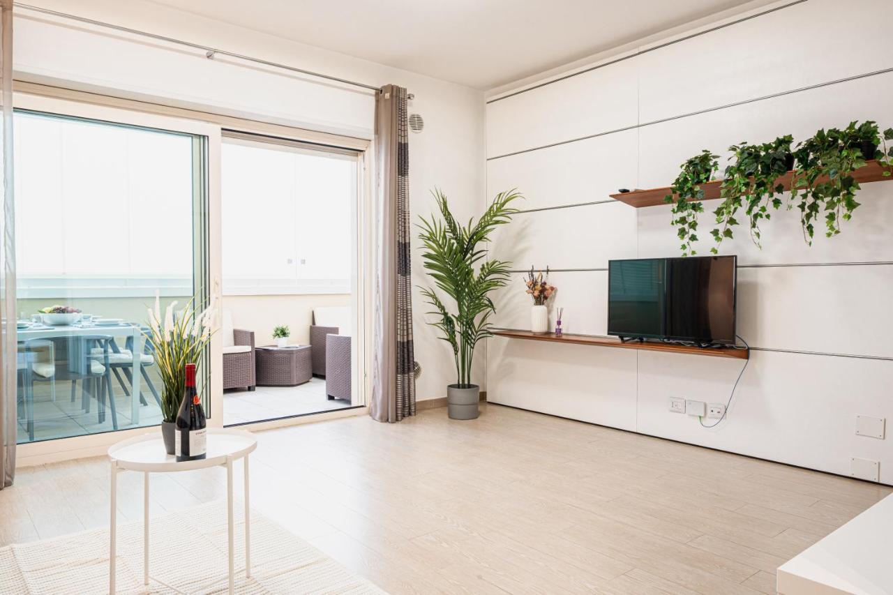 Apulialux - Elegant Apartment Con Netflix バーリ エクステリア 写真